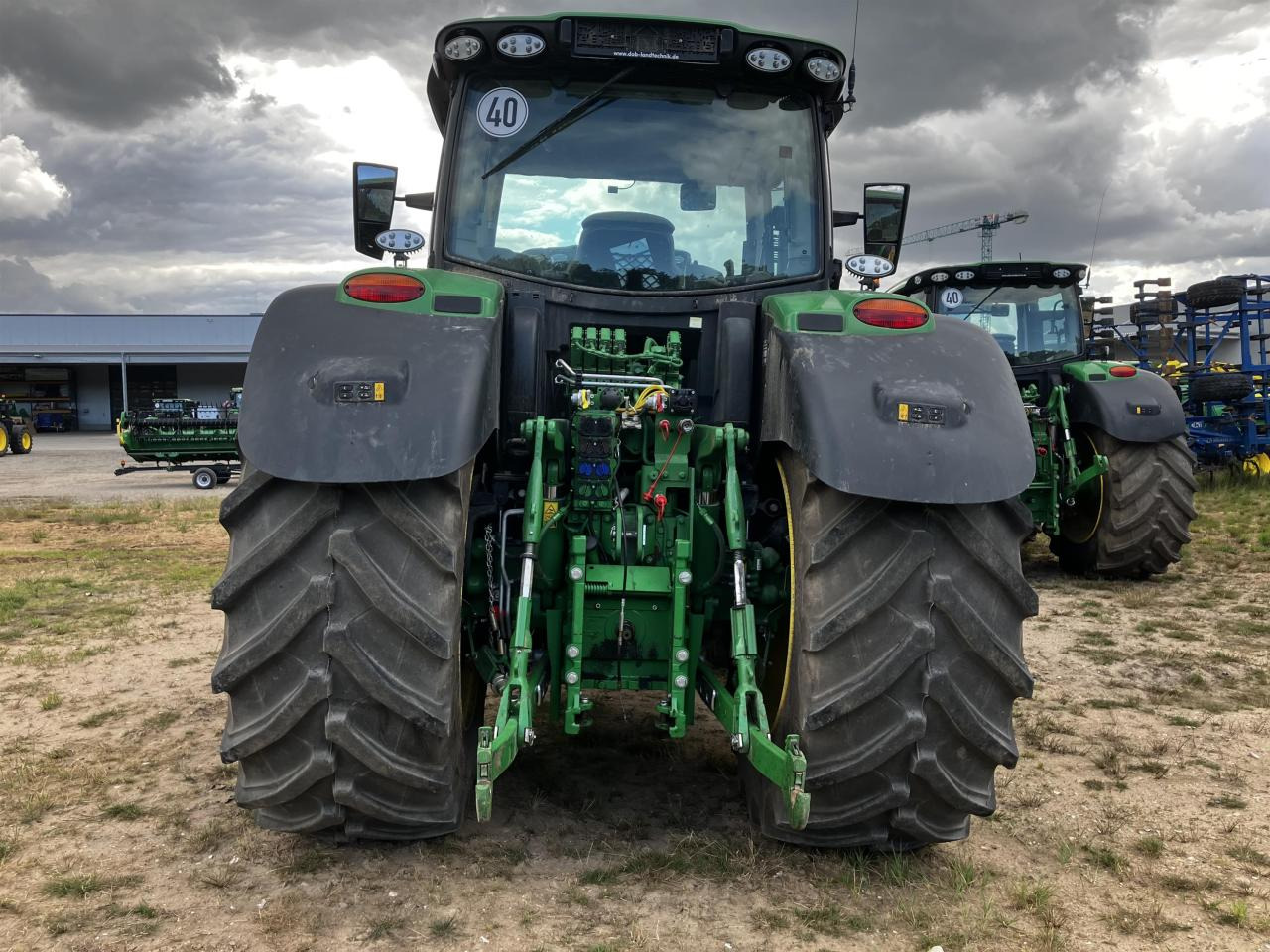 John Deere 6R 185 - Tractor agricol: Foto 4 John Deere 6R 185 - Tractor agricol: Foto 4