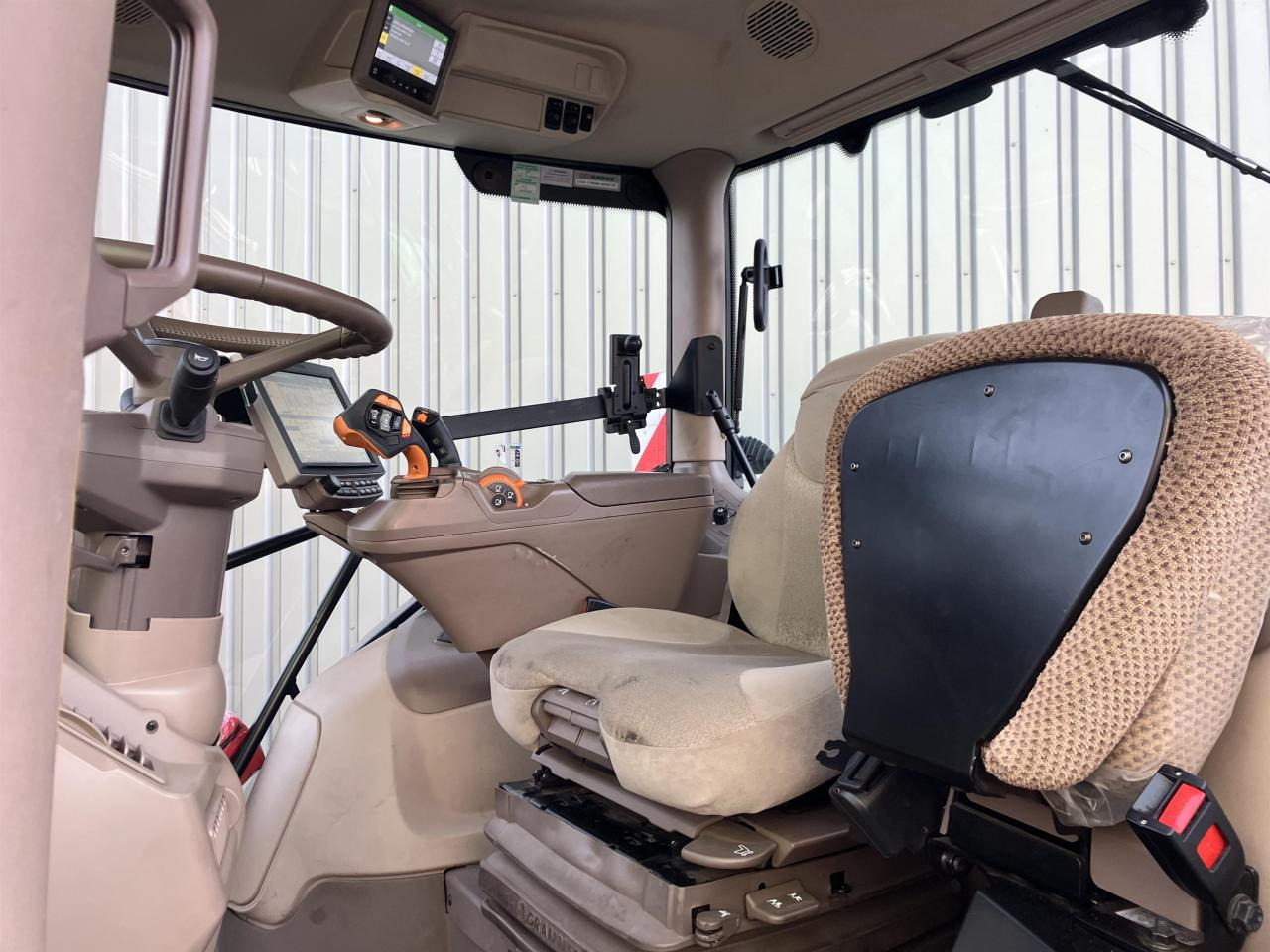 John Deere 6R 215 - Tractor agricol: Foto 5 John Deere 6R 215 - Tractor agricol: Foto 5