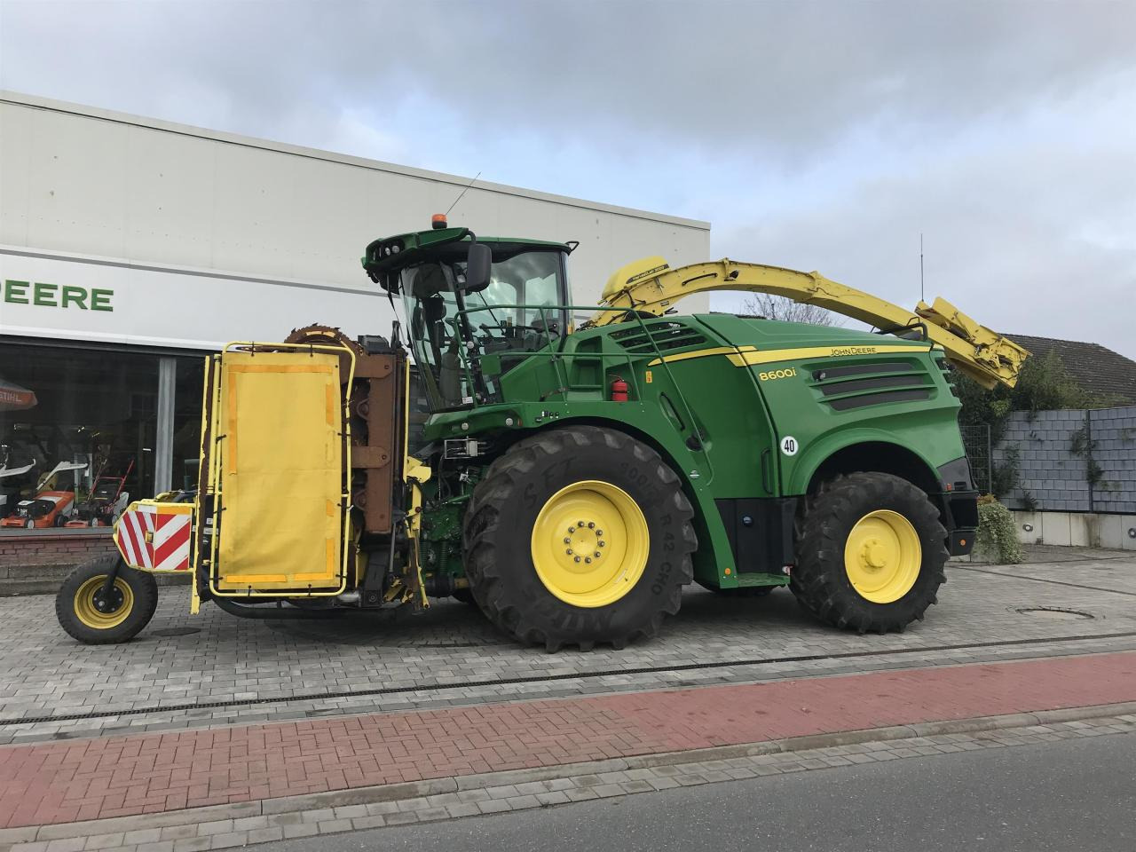 John Deere 8600 - Combină de Recoltat Furaj: Foto 1 John Deere 8600 - Combină de Recoltat Furaj: Foto 1