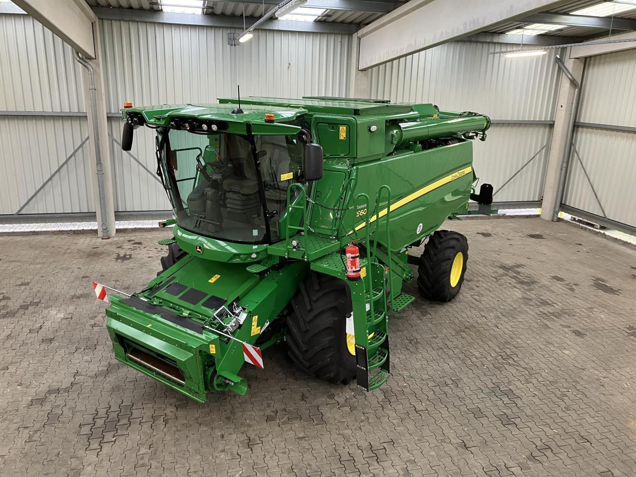 John Deere T560 - Combină de recoltat cereale: Foto 1 John Deere T560 - Combină de recoltat cereale: Foto 1