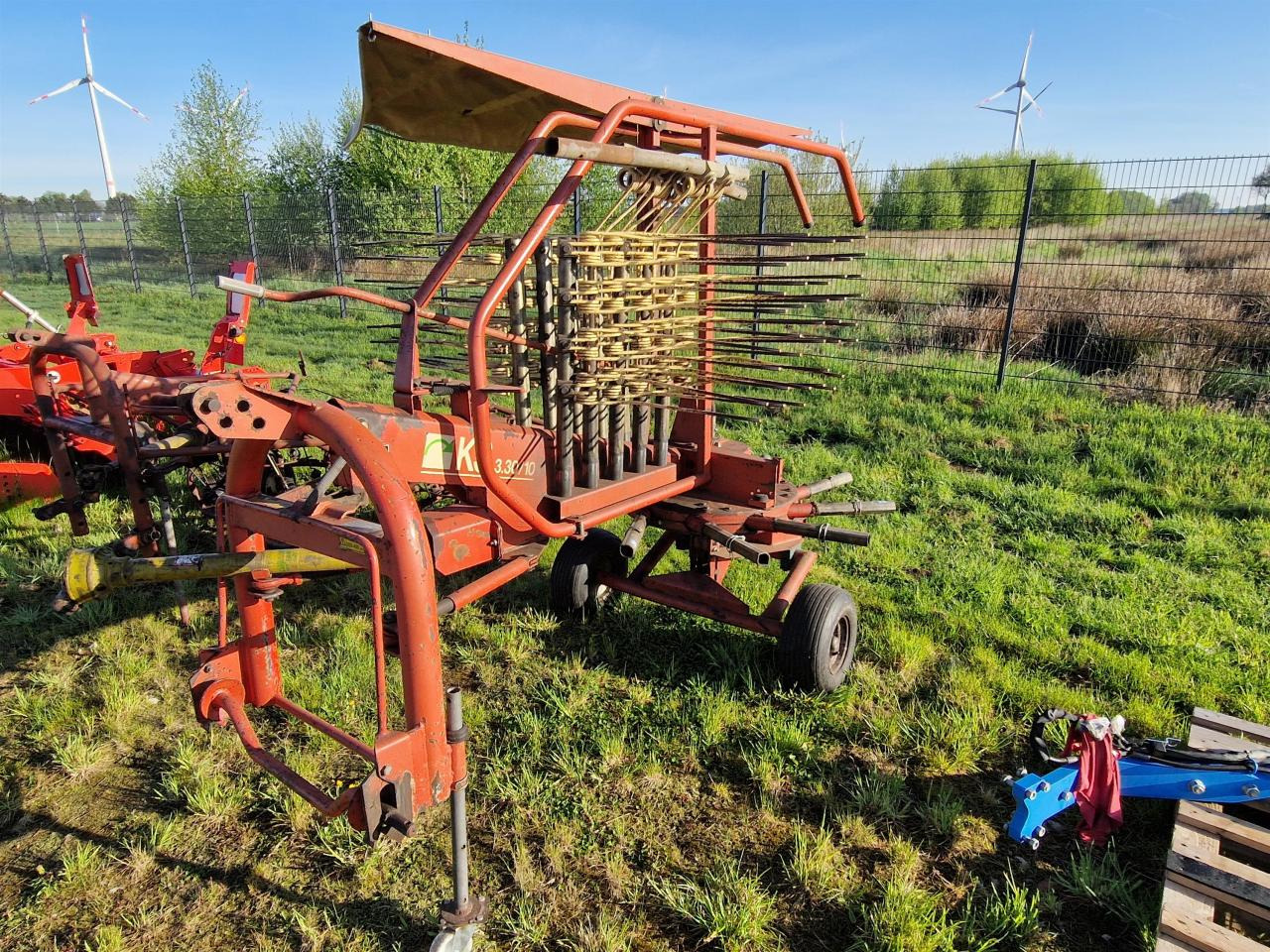 Krone KS 3.30/10 - Maşină de întors fânul: Foto 1 Krone KS 3.30/10 - Maşină de întors fânul: Foto 1