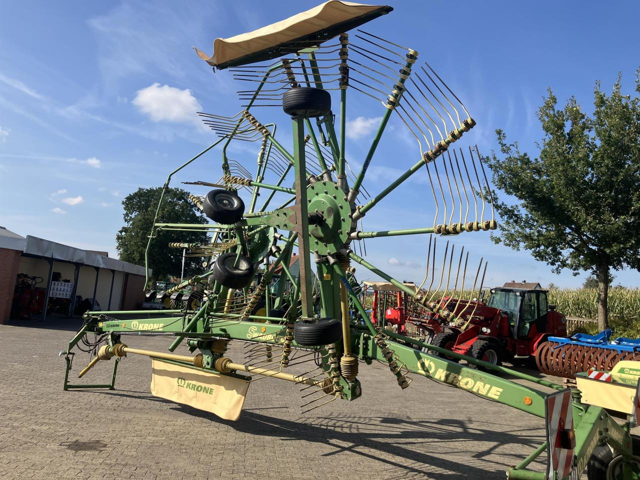 Krone SWADRO 810 - Maşină de întors fânul: Foto 3 Krone SWADRO 810 - Maşină de întors fânul: Foto 3