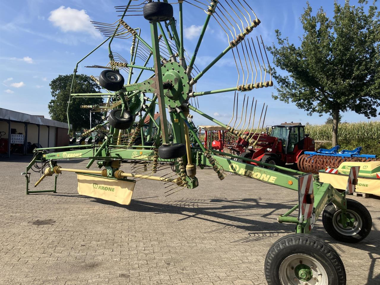 Krone SWADRO 810 - Maşină de întors fânul: Foto 4 Krone SWADRO 810 - Maşină de întors fânul: Foto 4
