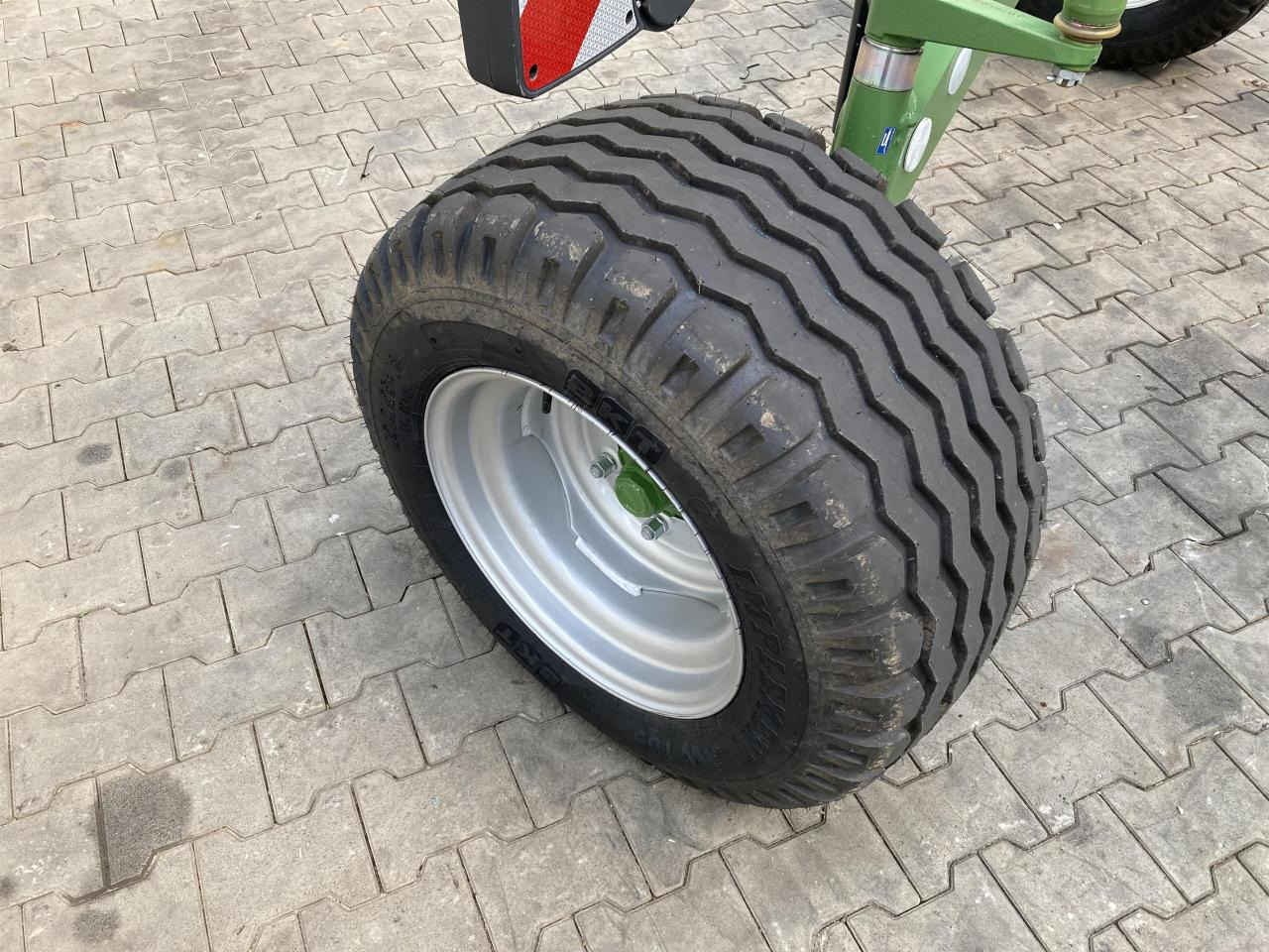 Krone Swadro TS 620 Twin - Maşină de întors fânul: Foto 3 Krone Swadro TS 620 Twin - Maşină de întors fânul: Foto 3