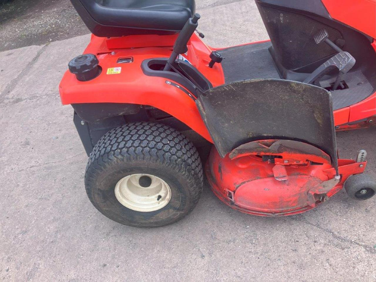 Kubota GR1600-ID-II - Maşină de tuns iarba: Foto 4 Kubota GR1600-ID-II - Maşină de tuns iarba: Foto 4