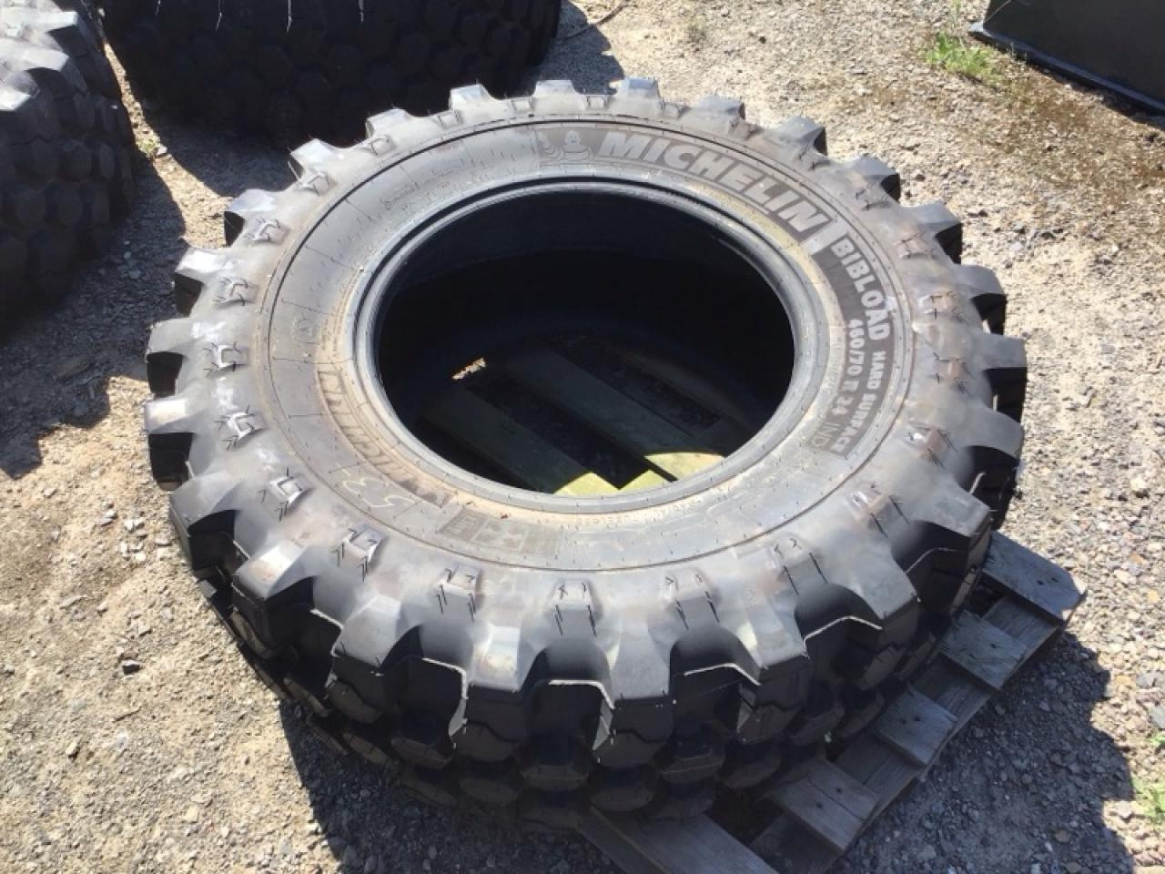 Michelin 460/70R24 - Anvelopă pentru Utilaje agricole: Foto 1 Michelin 460/70R24 - Anvelopă pentru Utilaje agricole: Foto 1