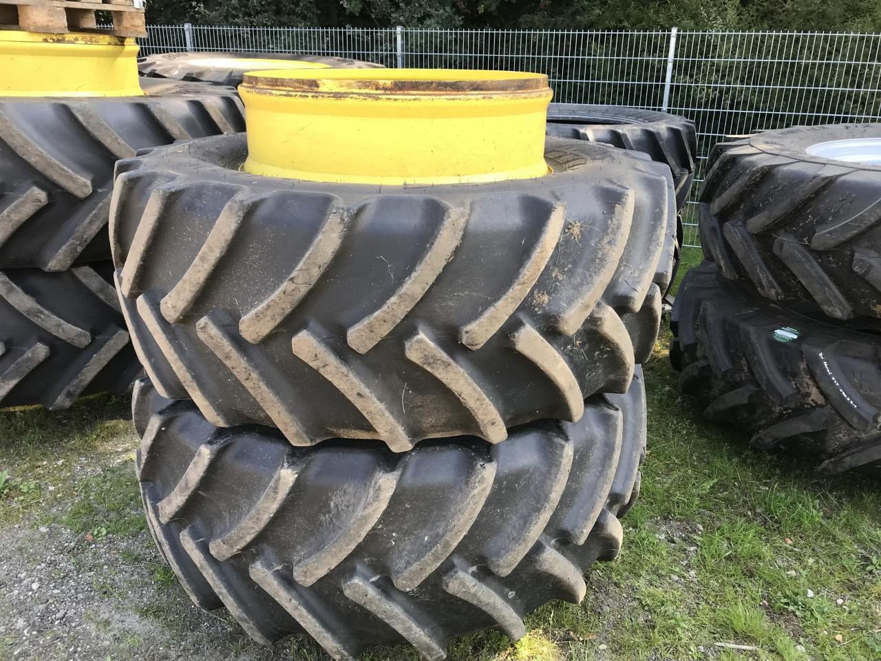 Mitas 600/65R34 - Anvelopă pentru Utilaje agricole: Foto 1 Mitas 600/65R34 - Anvelopă pentru Utilaje agricole: Foto 1