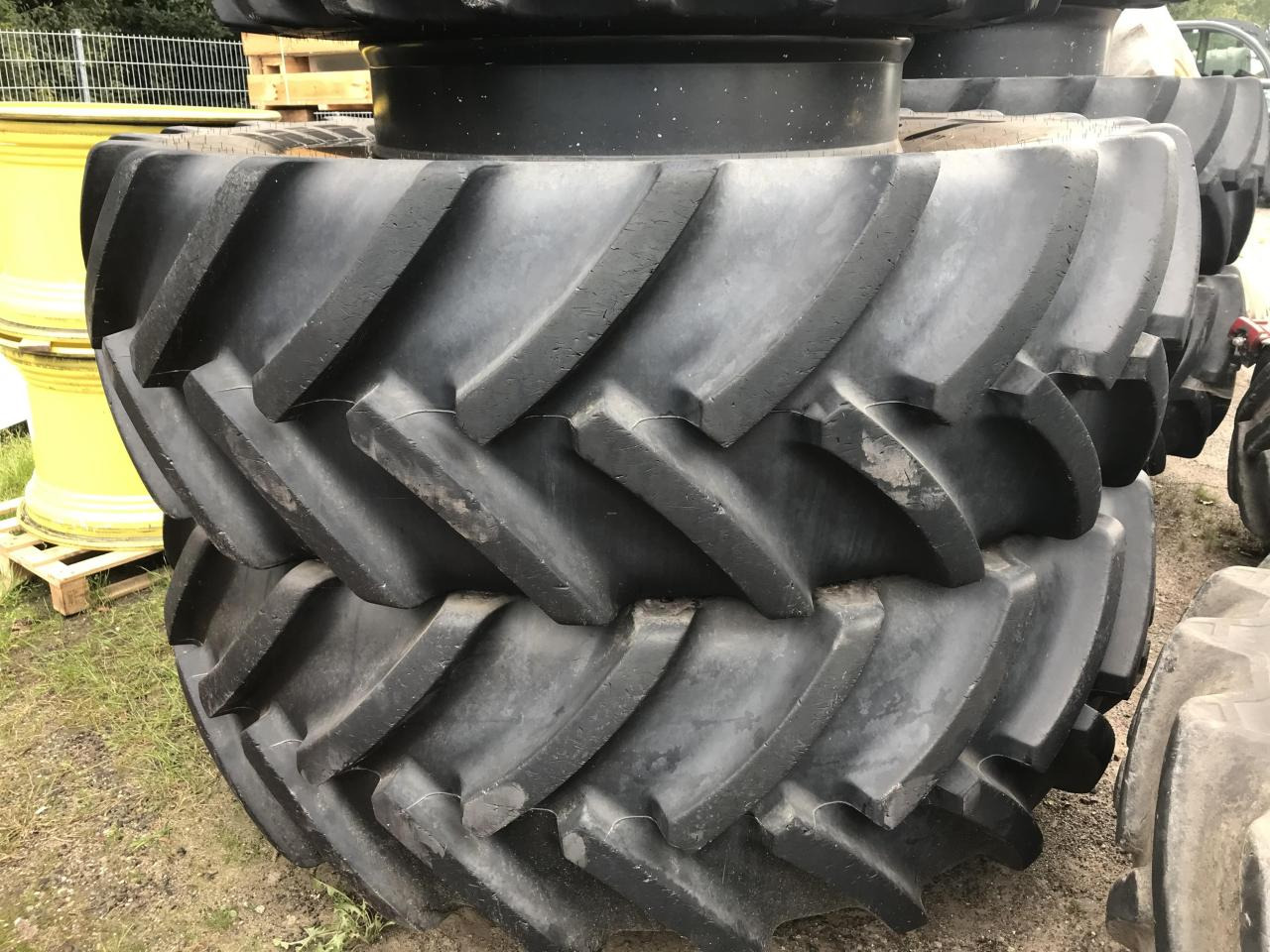Mitas 680/80R42 - Anvelopă pentru Utilaje agricole: Foto 1 Mitas 680/80R42 - Anvelopă pentru Utilaje agricole: Foto 1