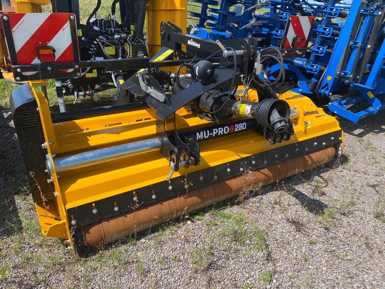 Müthing MU-PRO/F 860 Vario - Tocător resturi vegetale: Foto 2 Müthing MU-PRO/F 860 Vario - Tocător resturi vegetale: Foto 2