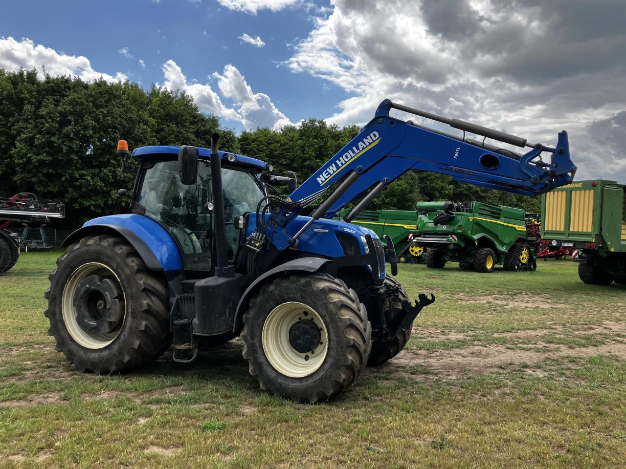 New Holland T7.270 - Tractor agricol: Foto 2 New Holland T7.270 - Tractor agricol: Foto 2