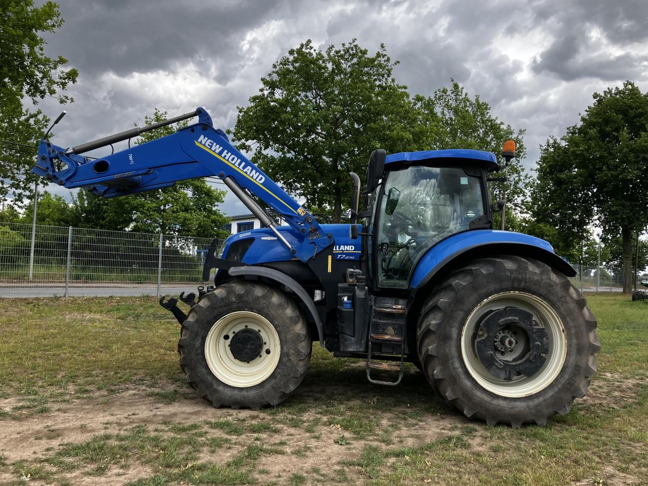 New Holland T7.270 - Tractor agricol: Foto 1 New Holland T7.270 - Tractor agricol: Foto 1