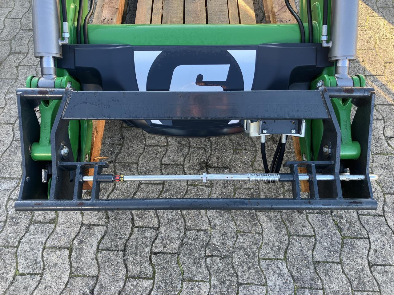 Stoll FZ 46-33.1 - Încarcator frontal pentru tractor: Foto 4 Stoll FZ 46-33.1 - Încarcator frontal pentru tractor: Foto 4