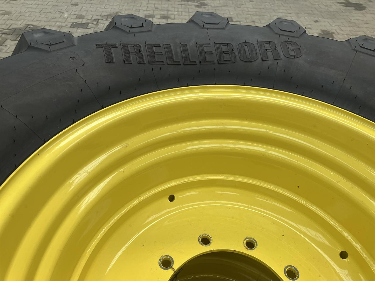 Trelleborg 600/65R28 - Anvelopă pentru Utilaje agricole: Foto 3 Trelleborg 600/65R28 - Anvelopă pentru Utilaje agricole: Foto 3