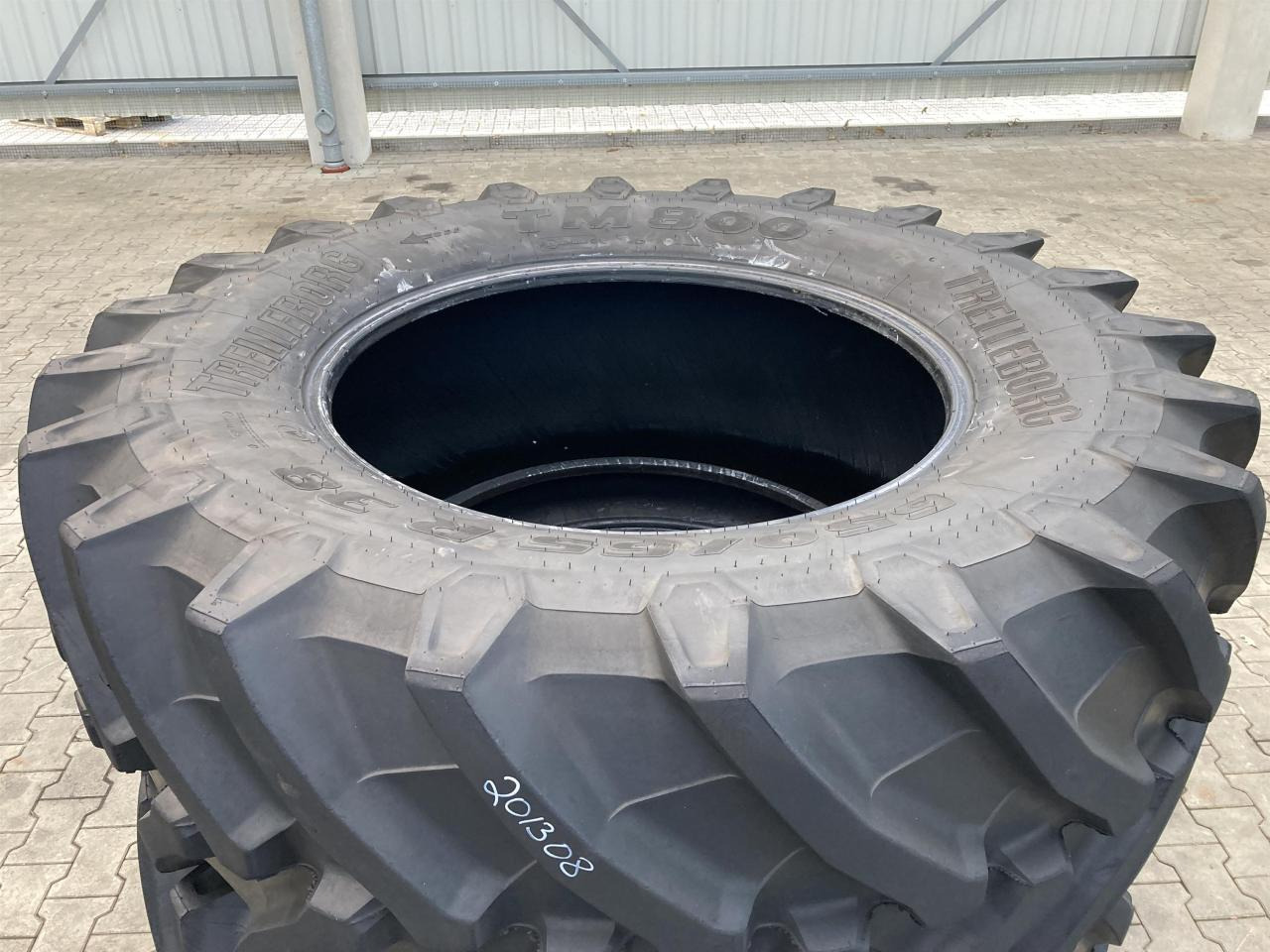 Trelleborg 650/65R38 - Anvelopă pentru Utilaje agricole: Foto 2 Trelleborg 650/65R38 - Anvelopă pentru Utilaje agricole: Foto 2