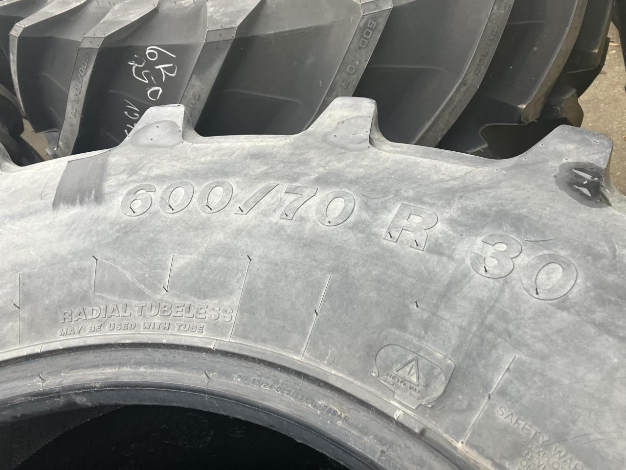 Vredestein 600/70R30 - Anvelopă pentru Utilaje agricole: Foto 5 Vredestein 600/70R30 - Anvelopă pentru Utilaje agricole: Foto 5