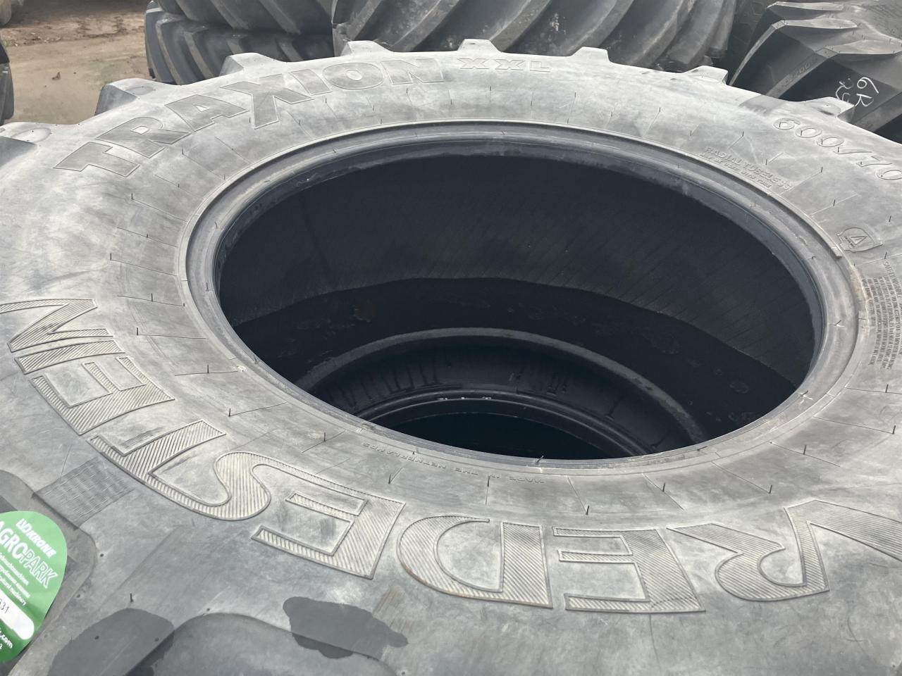 Vredestein 600/70R30 - Anvelopă pentru Utilaje agricole: Foto 1 Vredestein 600/70R30 - Anvelopă pentru Utilaje agricole: Foto 1