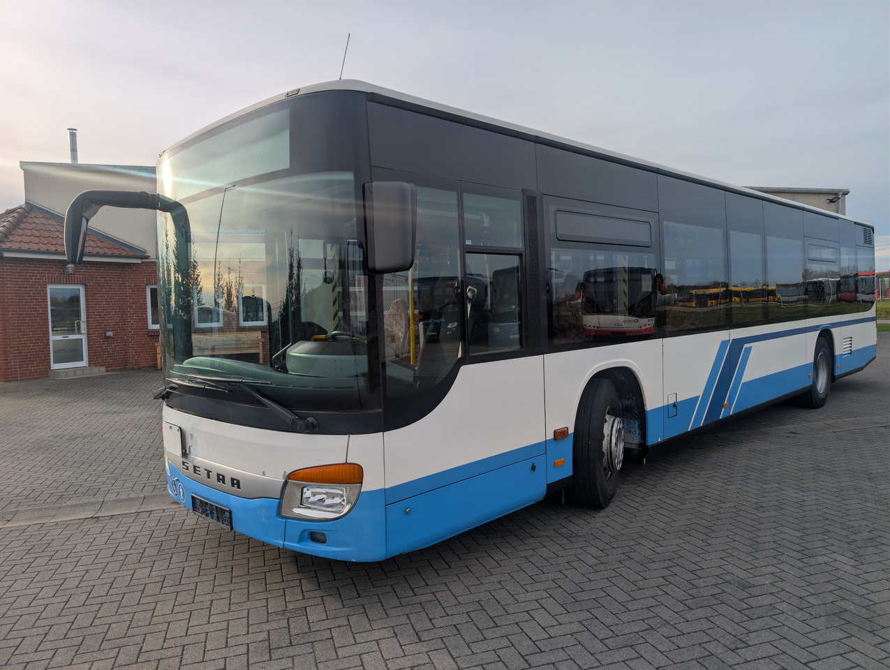 SETRA S 415 NF (Niederflur-Linienbus, Klasse II) - Autobuz urban: Foto 3 SETRA S 415 NF (Niederflur-Linienbus, Klasse II) - Autobuz urban: Foto 3