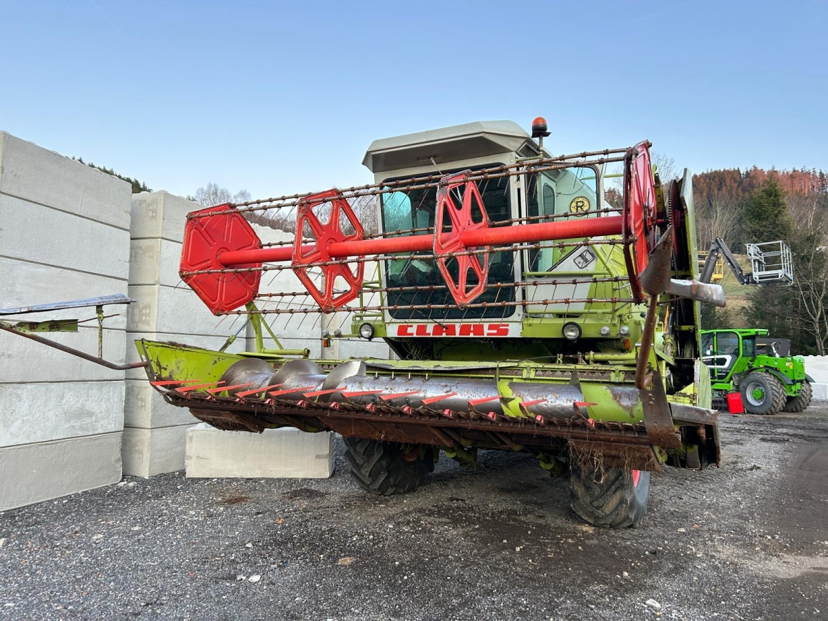 Claas Dominator 96 Mähdrescher - Combină de recoltat cereale: Foto 1 Claas Dominator 96 Mähdrescher - Combină de recoltat cereale: Foto 1