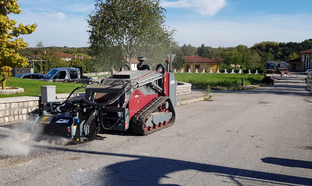 CM Crusher Multisikid RC - Mini încărcător: Foto 3 CM Crusher Multisikid RC - Mini încărcător: Foto 3