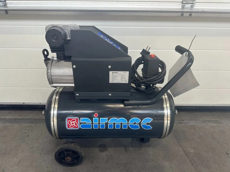Airmec C25 Oliegesmeerde Zuigercompressor 1.65 PK 190 L / min 8 Bar Overstock - Compresor de aer: Foto 1 Airmec C25 Oliegesmeerde Zuigercompressor 1.65 PK 190 L / min 8 Bar Overstock - Compresor de aer: Foto 1