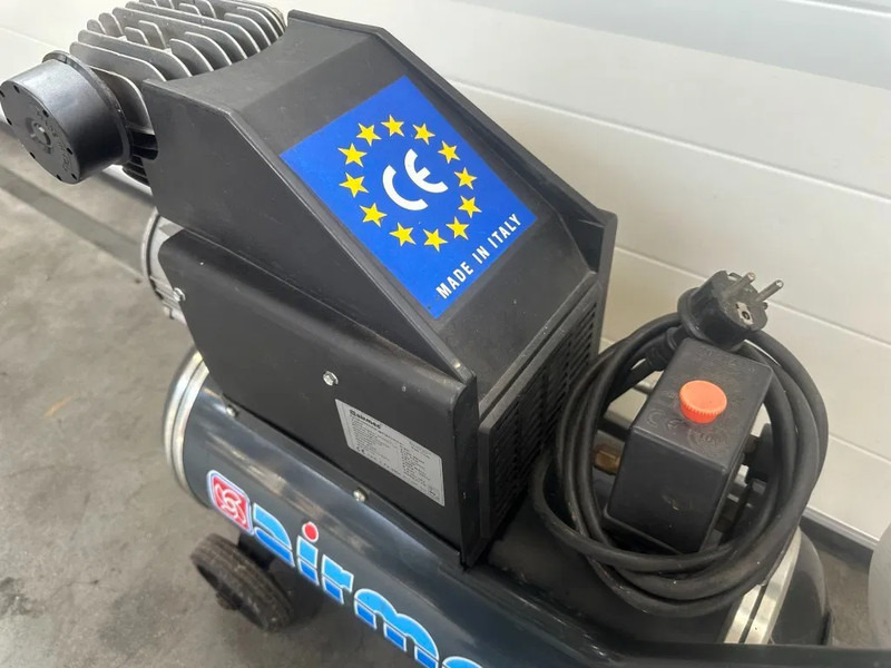 Airmec C25 Oliegesmeerde Zuigercompressor 1.65 PK 190 L / min 8 Bar Overstock - Compresor de aer: Foto 5 Airmec C25 Oliegesmeerde Zuigercompressor 1.65 PK 190 L / min 8 Bar Overstock - Compresor de aer: Foto 5