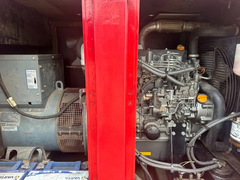 Atlas-Copco QAS 38 Yanmar Mecc Alte Spa 40 kVA Silent generatorset - Generator electric: Foto 5 Atlas-Copco QAS 38 Yanmar Mecc Alte Spa 40 kVA Silent generatorset - Generator electric: Foto 5