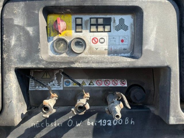 Compair C62HS Deutz 6.2 m3 / min Silent Diesel Schroefcompressor - Compresor de aer: Foto 4 Compair C62HS Deutz 6.2 m3 / min Silent Diesel Schroefcompressor - Compresor de aer: Foto 4