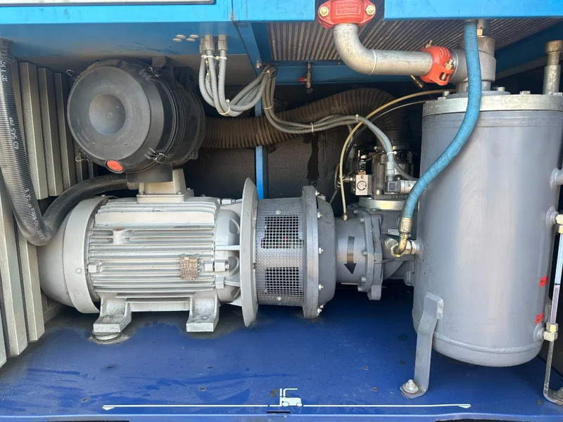 Compair L50 - 10A 45 kW 7.55 m3 / min 10 Bar Elektrische Schroefcompressor - Compresor de aer: Foto 3 Compair L50 - 10A 45 kW 7.55 m3 / min 10 Bar Elektrische Schroefcompressor - Compresor de aer: Foto 3