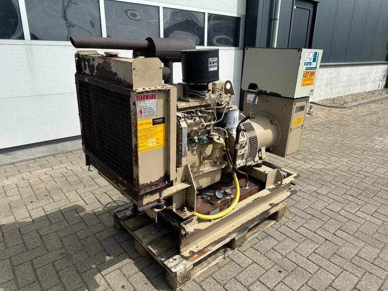 Cummins 4B3.9 SDMO Leroy Somer 40 kVA noodstroom generatorset 476 hours - Generator electric: Foto 4 Cummins 4B3.9 SDMO Leroy Somer 40 kVA noodstroom generatorset 476 hours - Generator electric: Foto 4