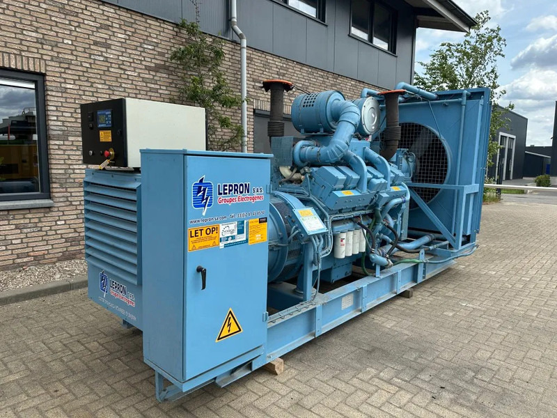 Cummins KTA 38 G1 Leroy Somer 800 kVA noodstroom generatorset as New ! 123 hours ! - Generator electric: Foto 2 Cummins KTA 38 G1 Leroy Somer 800 kVA noodstroom generatorset as New ! 123 hours ! - Generator electric: Foto 2