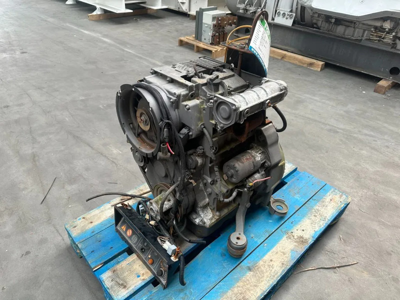 Deutz F2L 1011 Diesel Motor 20.5 kW 28 PK 2 cylinder diesel Engine - Motor pentru Stivuitor: Foto 5 Deutz F2L 1011 Diesel Motor 20.5 kW 28 PK 2 cylinder diesel Engine - Motor pentru Stivuitor: Foto 5
