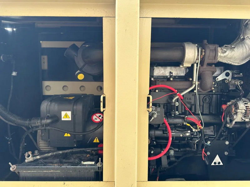 Doosan G40 Mitsubishi Leroy Somer 40 kVA Silent Rental generatorset - Generator electric: Foto 3 Doosan G40 Mitsubishi Leroy Somer 40 kVA Silent Rental generatorset - Generator electric: Foto 3