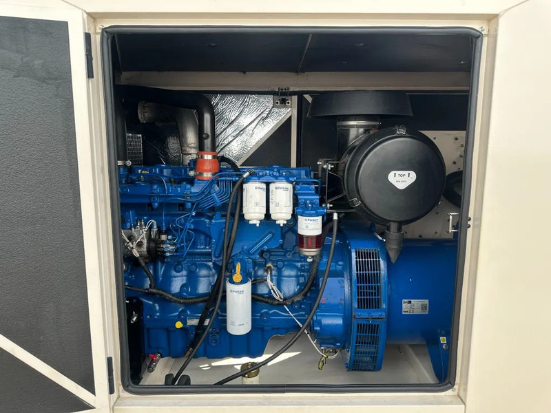FG Wilson P220-3 Perkins 220 kVA Silent generatorset as New ! - Generator electric: Foto 3 FG Wilson P220-3 Perkins 220 kVA Silent generatorset as New ! - Generator electric: Foto 3