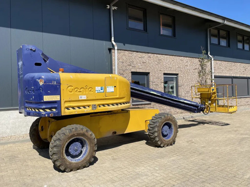 Genie S-60 Deutz Diesel 4 x 4 Telescoophoogwerker 17.6 meter werkhoogte - Nacela telescopica: Foto 5 Genie S-60 Deutz Diesel 4 x 4 Telescoophoogwerker 17.6 meter werkhoogte - Nacela telescopica: Foto 5