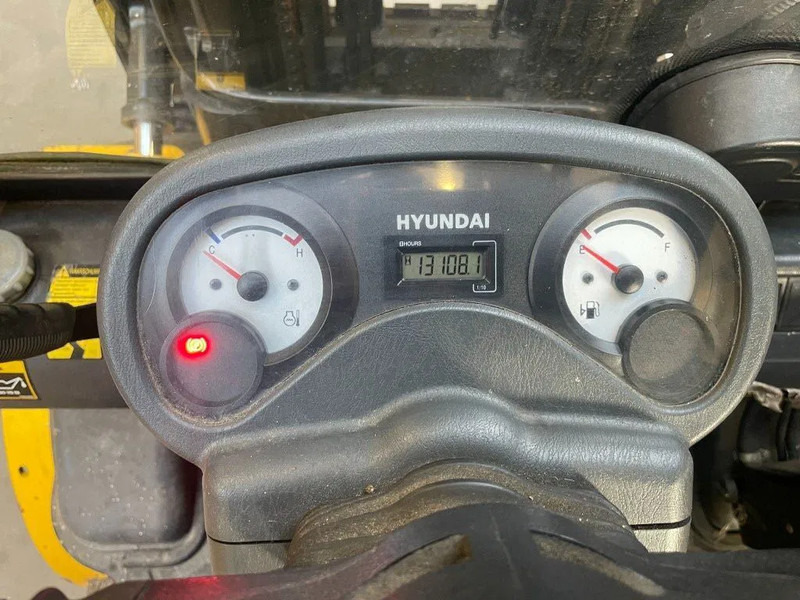 Hyundai 30L-7A 3 ton Triplex Sideshift Positioner LPG Heftruck - Stivuitor GPL: Foto 4 Hyundai 30L-7A 3 ton Triplex Sideshift Positioner LPG Heftruck - Stivuitor GPL: Foto 4