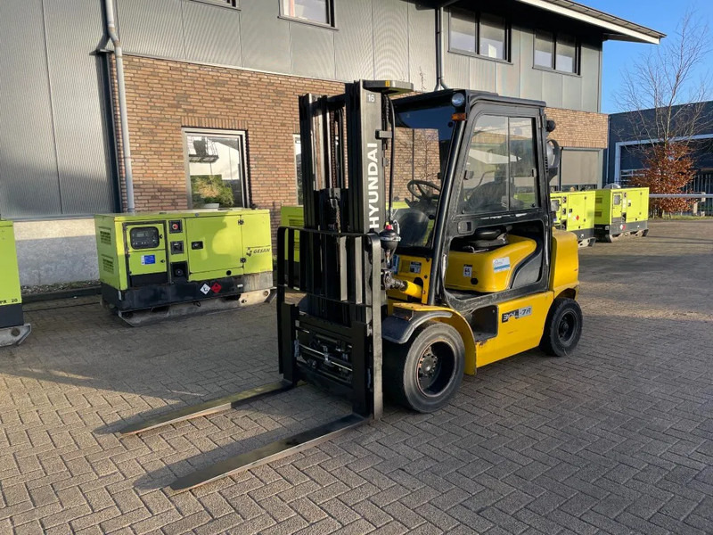 Hyundai 30L-7A 3 ton Triplex Sideshift Positioner LPG Heftruck - Stivuitor GPL: Foto 1 Hyundai 30L-7A 3 ton Triplex Sideshift Positioner LPG Heftruck - Stivuitor GPL: Foto 1