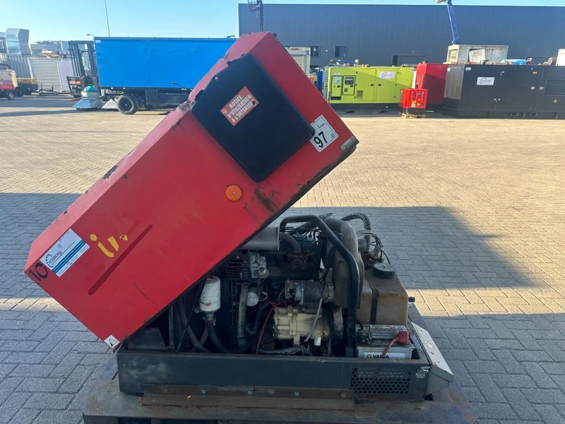 Ingersoll Rand 720 R1051SF Kubota D1005 Diesel Compressor 2000 L / min 17.5 kW 8.6 Bar - Compresor de aer: Foto 3 Ingersoll Rand 720 R1051SF Kubota D1005 Diesel Compressor 2000 L / min 17.5 kW 8.6 Bar - Compresor de aer: Foto 3