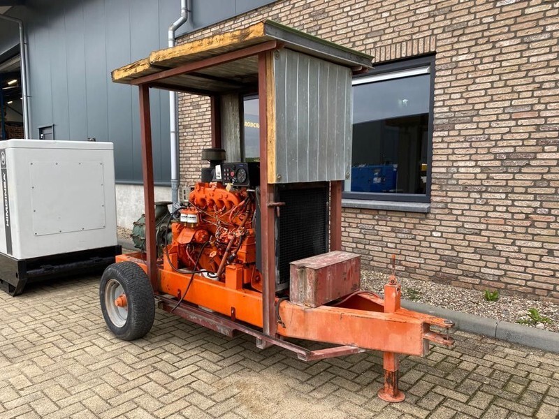 Iveco 8061 I 25.00 Waterpomp Caprari 144 m3 / h 12 Bar Mobiele Beregenings pompset - Pompă de apă: Foto 2 Iveco 8061 I 25.00 Waterpomp Caprari 144 m3 / h 12 Bar Mobiele Beregenings pompset - Pompă de apă: Foto 2