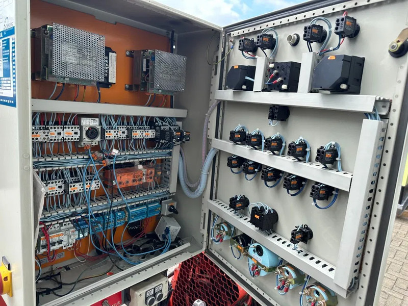 Pompă de apă Iveco 8061 SI 25.05 KSB 233 m3 / h 9 Bar Diesel Waterpomp 609 hours ! Fire pump: Foto 16 Pompă de apă Iveco 8061 SI 25.05 KSB 233 m3 / h 9 Bar Diesel Waterpomp 609 hours ! Fire pump: Foto 16