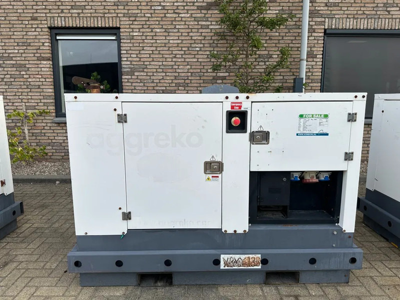 Iveco FPT F32 AM1A Leroy Somer 32 kVA Silent generatorset 154 hours ! - Generator electric: Foto 1 Iveco FPT F32 AM1A Leroy Somer 32 kVA Silent generatorset 154 hours ! - Generator electric: Foto 1