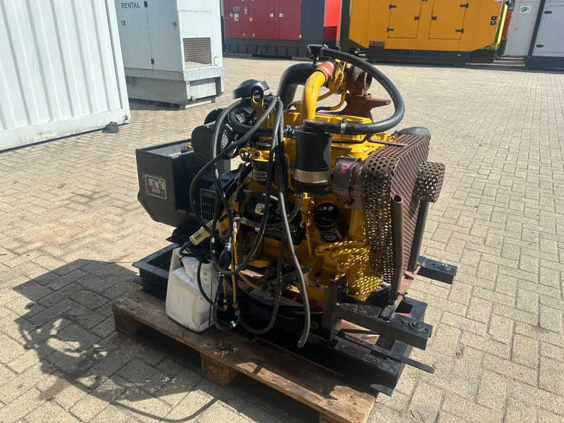 John Deere 3029 Stamford 30 kVA generatorset - Generator electric: Foto 4 John Deere 3029 Stamford 30 kVA generatorset - Generator electric: Foto 4