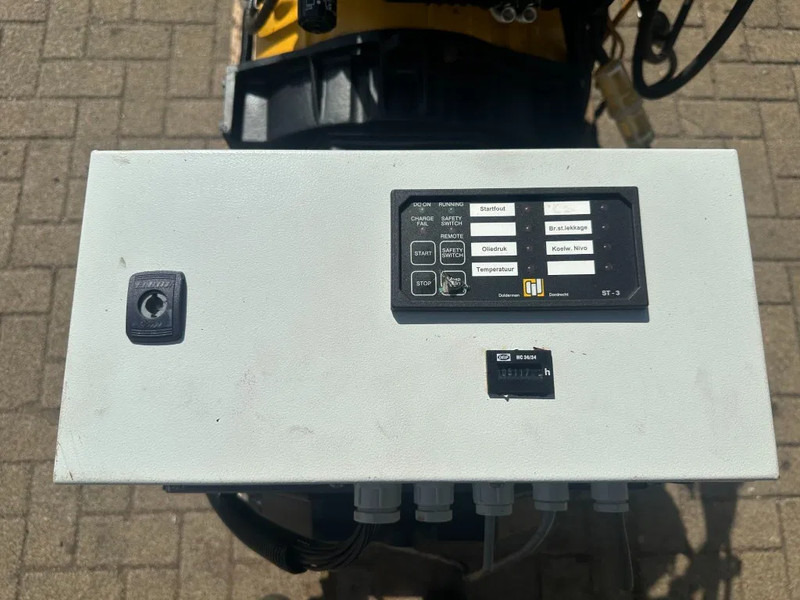 John Deere 3029 Stamford 30 kVA generatorset - Generator electric: Foto 3 John Deere 3029 Stamford 30 kVA generatorset - Generator electric: Foto 3