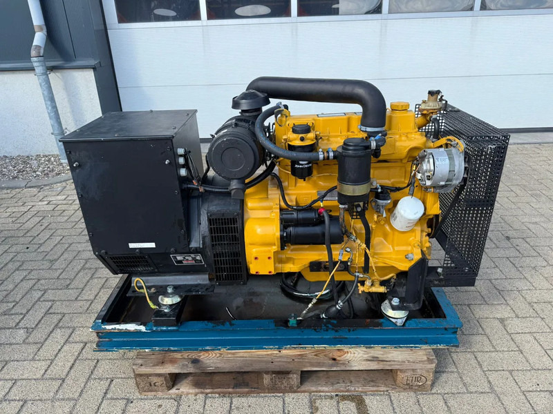 John Deere 4039 DF 008 Stamford 42.5 kVA generatorset - Generator electric: Foto 1 John Deere 4039 DF 008 Stamford 42.5 kVA generatorset - Generator electric: Foto 1