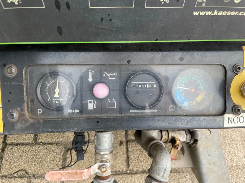 Kaeser M43 Kubota 4,2 m3 / min 7 Bar 30 kW Silent Diesel Compressor - Compresor de aer: Foto 4 Kaeser M43 Kubota 4,2 m3 / min 7 Bar 30 kW Silent Diesel Compressor - Compresor de aer: Foto 4