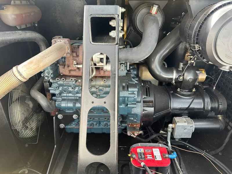 Kaeser M80 Kubota 8.1 m3 / min 7 Bar 55 kW Mobiele Silent Diesel Compressor - Compresor de aer: Foto 3 Kaeser M80 Kubota 8.1 m3 / min 7 Bar 55 kW Mobiele Silent Diesel Compressor - Compresor de aer: Foto 3