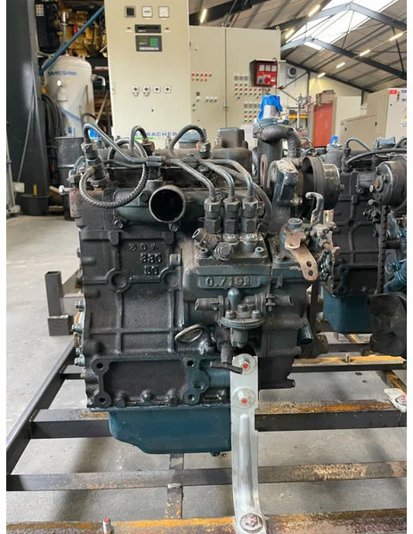 Kubota D722 dieselmotor 3 cilinder 18 PK (4stuks!) - Motor pentru Stivuitor: Foto 5 Kubota D722 dieselmotor 3 cilinder 18 PK (4stuks!) - Motor pentru Stivuitor: Foto 5