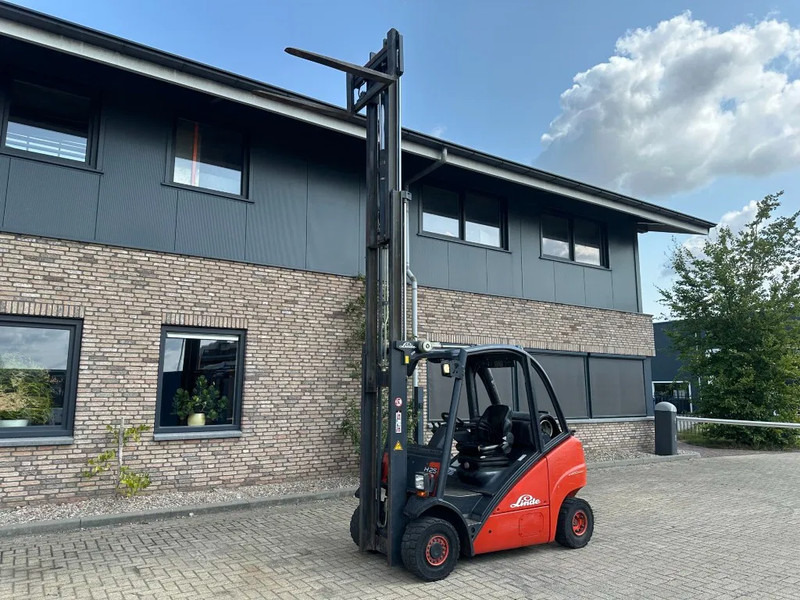 Linde H25T 2.5 ton Triplex Freelift Sideshift LPG Heftruck - Stivuitor GPL: Foto 2 Linde H25T 2.5 ton Triplex Freelift Sideshift LPG Heftruck - Stivuitor GPL: Foto 2