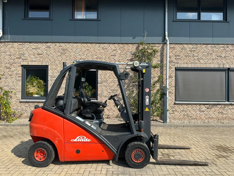 Linde H25T 2.5 ton Triplex Freelift Sideshift LPG Heftruck - Stivuitor GPL: Foto 3 Linde H25T 2.5 ton Triplex Freelift Sideshift LPG Heftruck - Stivuitor GPL: Foto 3