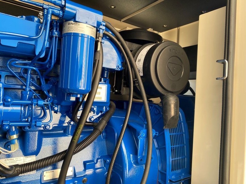Perkins 1104A-44T FG Wilson 88 kVA Supersilent generatorset New ! - Generator electric: Foto 5 Perkins 1104A-44T FG Wilson 88 kVA Supersilent generatorset New ! - Generator electric: Foto 5