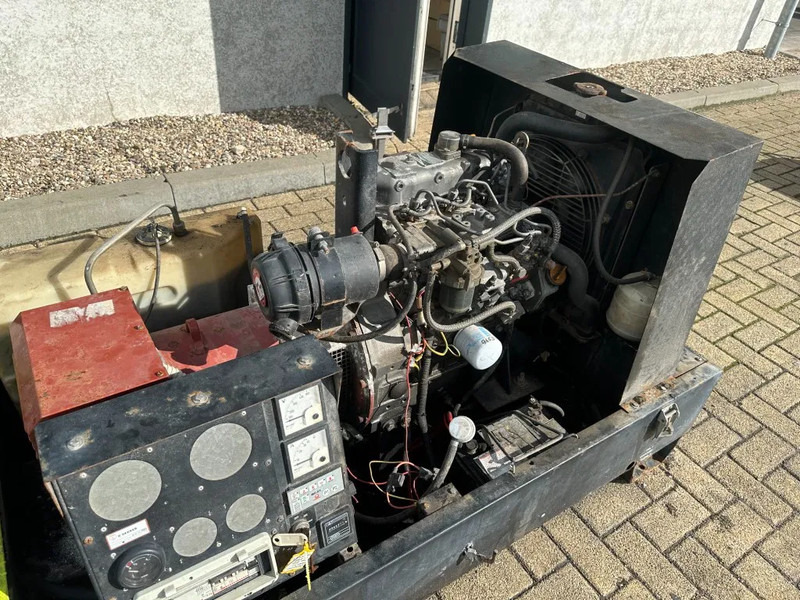 Pramac Yanmar 3TNE88-PG Mecc Alte Spa 15 kVA Silent generatorset - Generator electric: Foto 5 Pramac Yanmar 3TNE88-PG Mecc Alte Spa 15 kVA Silent generatorset - Generator electric: Foto 5